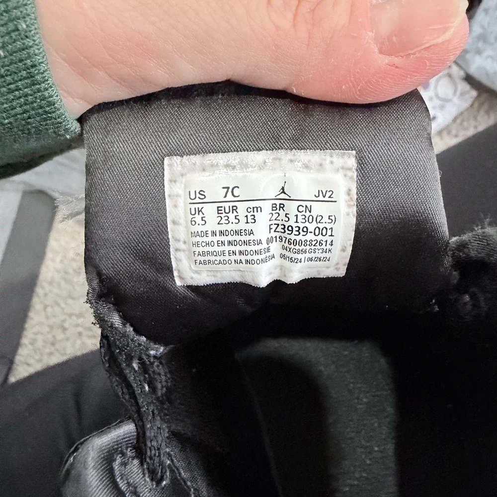 Nike Air Jordan 1 Mid SE Toddler shoes